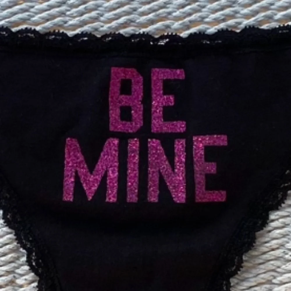 NWOT RARE Vintage PINK Victoria’s Secret Extra Low Rise Thong - Picture 3 of 6